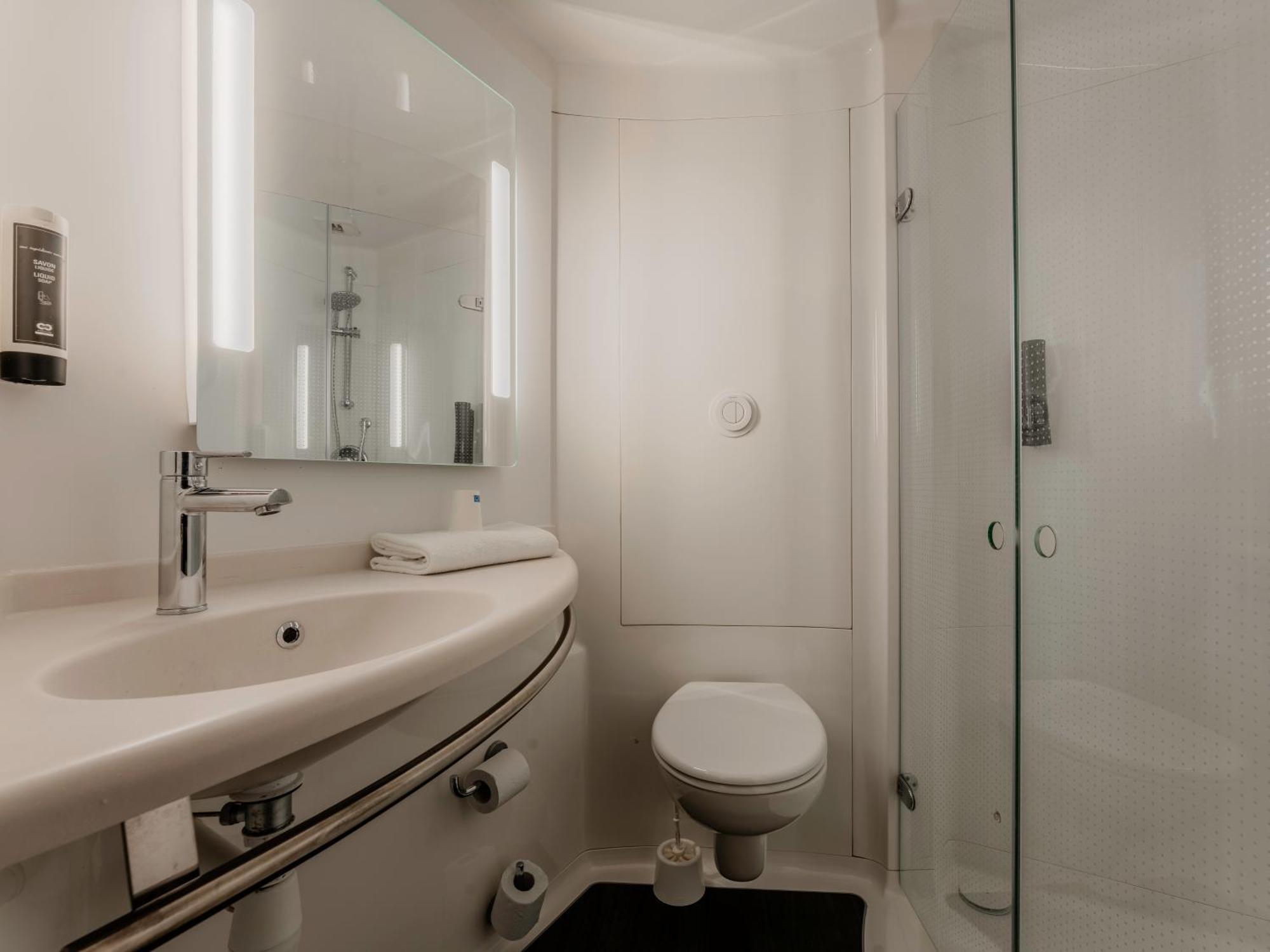 B&B Hotel Maubeuge Gare Екстериор снимка