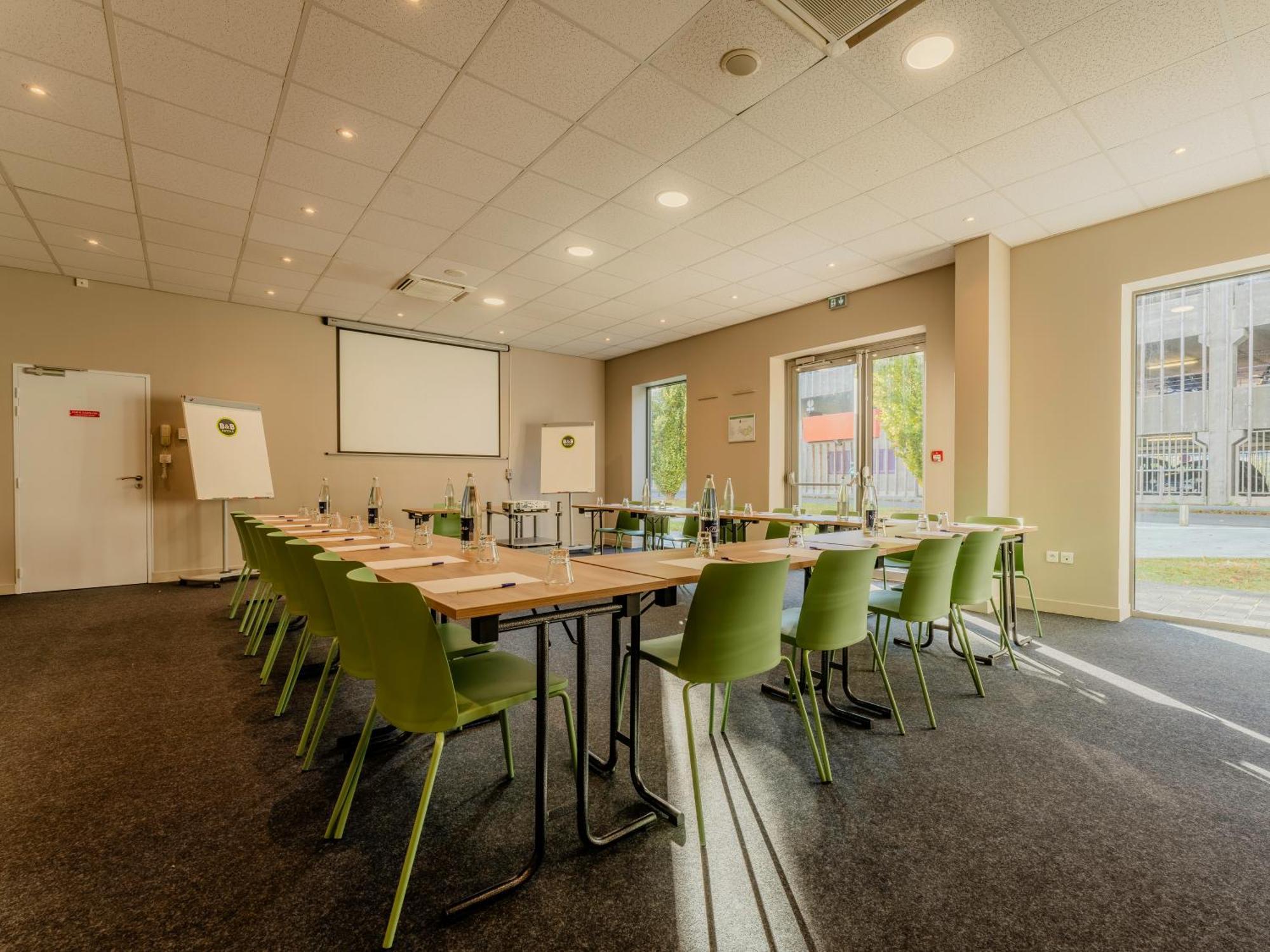 B&B Hotel Maubeuge Gare Екстериор снимка