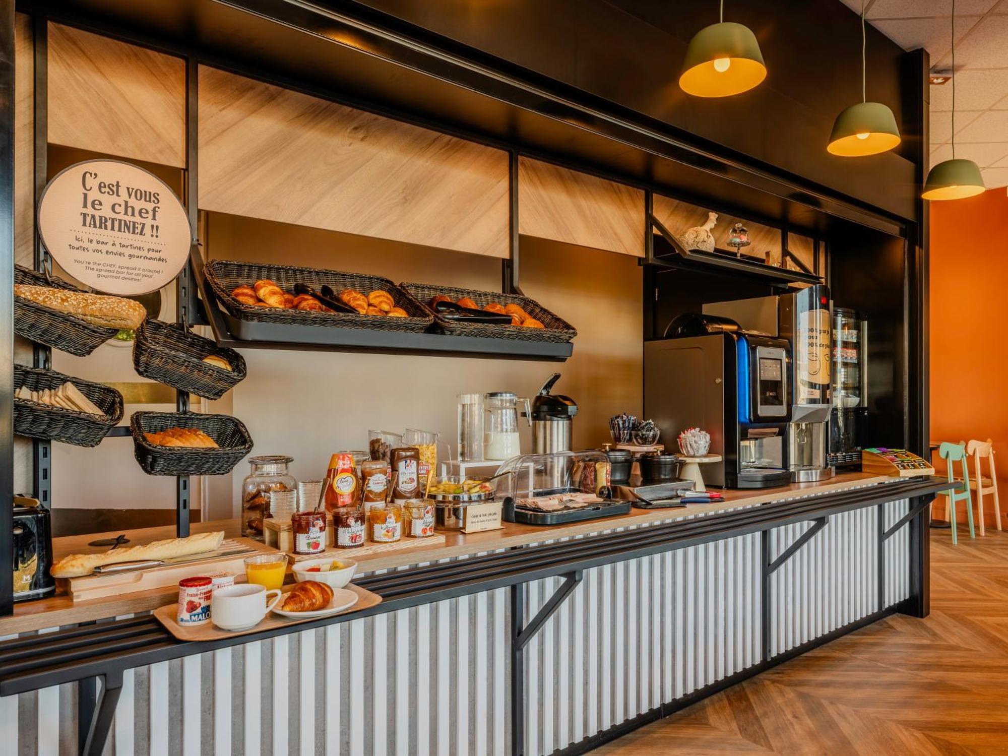 B&B Hotel Maubeuge Gare Екстериор снимка